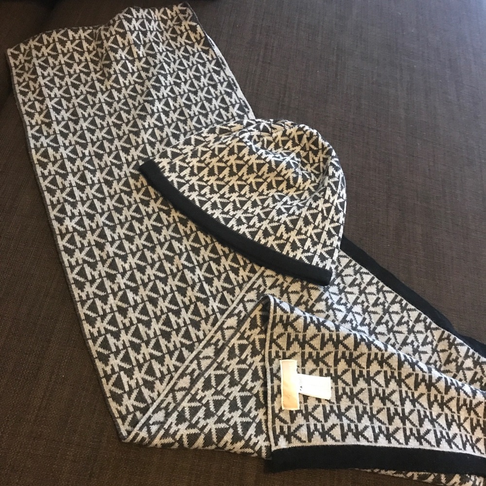 Michael Kors Hat & Scarf